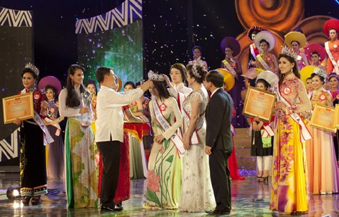Cô gái đến từ Thanh Hóa đã giành ngôi vị cao nhất của cuộc thi Hoa hậu các dân tộc Việt Nam 2013 với phần thưởng 100 triệu đồng.